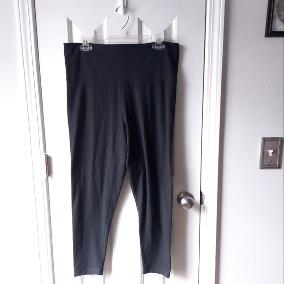 Victoria's Secret Pants - Victoria's Secret - Black Leggings